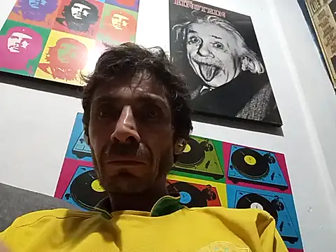 Snapshot of githot chatting on 11.03.25 githot online show from 11.03.25