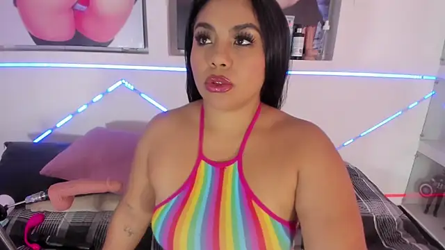 Snapshot of MiaMoxxy chatting on 11.06.25 MiaMoxxy online show from 11.06.25