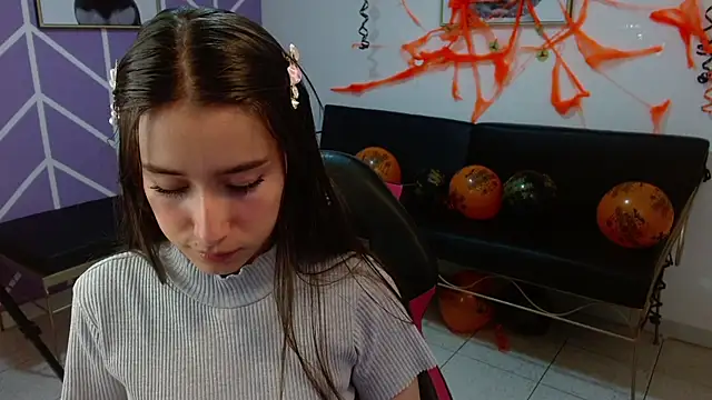 Adhara Kitten online show from 11.06.25