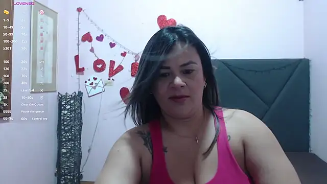 pamela echeverria online show from 04.27.26
