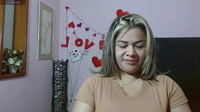 pamela echeverria online show from 06.06.26