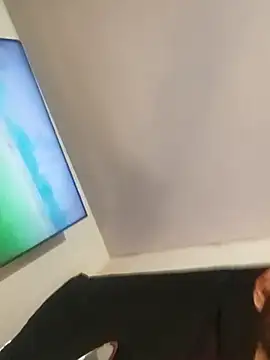 Snapshot of Alexsexygamer chatting on 12.19.25 Alexsexygamer online show from 12.19.25