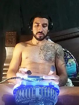 Snapshot of Alexsexygamer chatting on 01.15.26 Alexsexygamer online show from 01.15.26