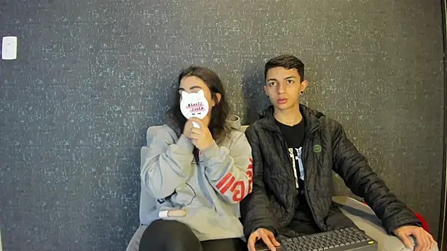 NickandAbby  online show from 12.21.25