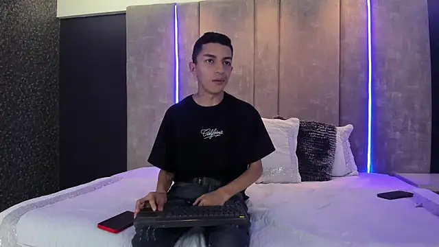 NickandAbby  online show from 04.23.26