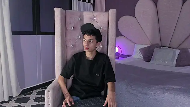 NickandAbby  online show from 07.30.26