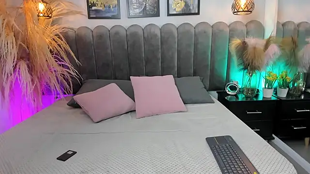 Viollet xoxo online show from 10.15.25