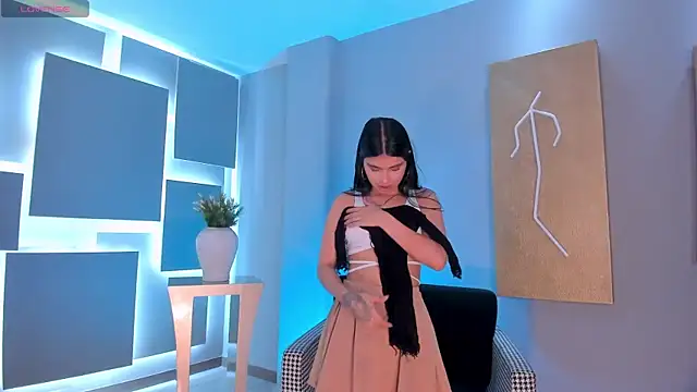 MiaLaurence online show from 09.20.25