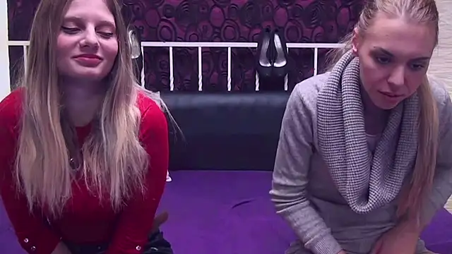 BlondeWitches online show from 11.25.25