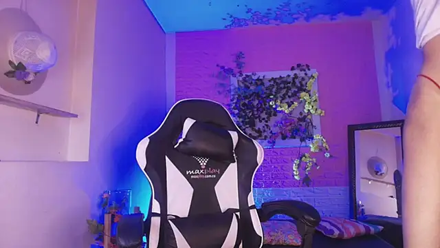 Katy bratz  online show from 11.09.25