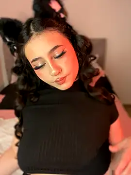 Snapshot of Sophi_dee1 chatting on 11.03.25 Sophi dee1 online show from 11.03.25