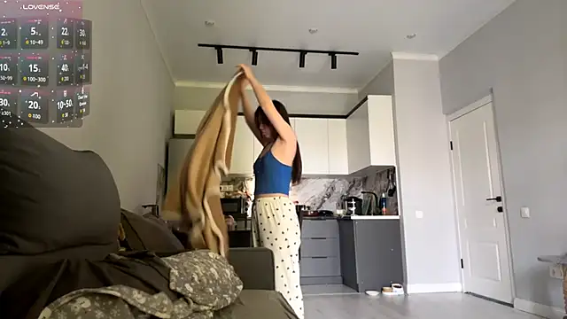 Snapshot of Wow_Akemi chatting on 09.10.25 Wow Akemi online show from 09.10.25