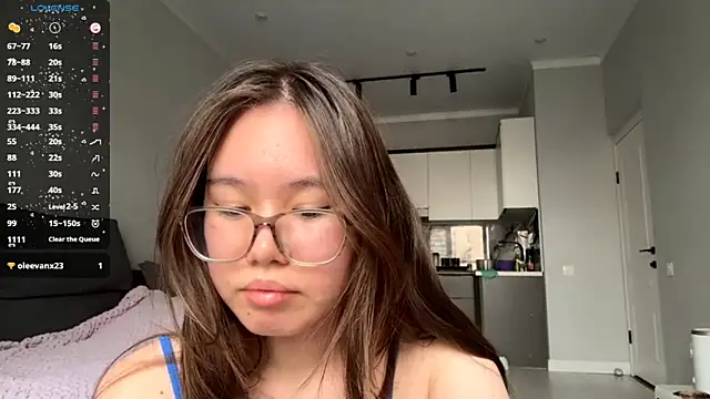 Snapshot of Wow_Akemi chatting on 09.29.25 Wow Akemi online show from 09.29.25