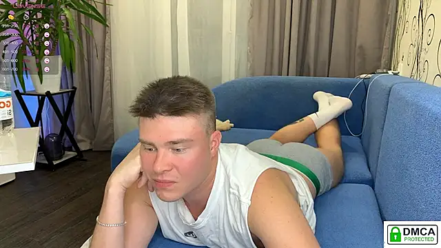 Snapshot of holy_eggs_02 chatting on 09.15.25 holy eggs 02 online show from 09.15.25