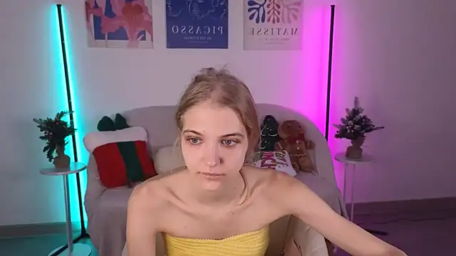 4example Chloe online show from 01.13.26