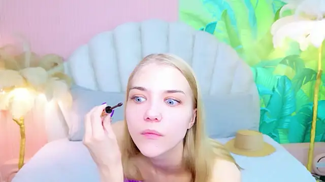 4example Chloe online show from 06.22.26