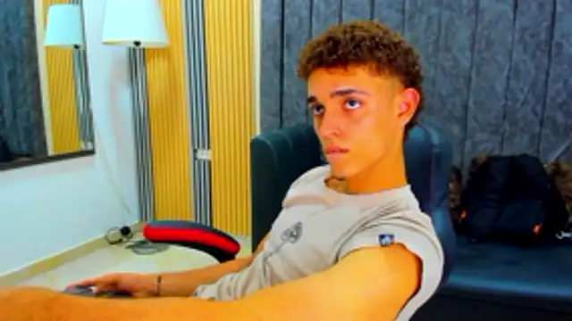 Snapshot of nathan_shimmer chatting on 01.08.26 nathan shimmer online show from 01.08.26