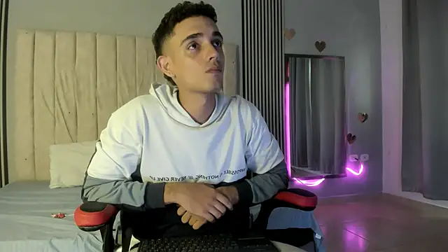 Snapshot of nathan_shimmer chatting on 02.23.26 nathan shimmer online show from 02.23.26