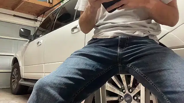 Snapshot of HorneyCowboy154 chatting on 09.13.25 HorneyCowboy154 online show from 09.13.25