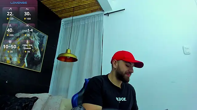 Maximo Wolff online show from 11.05.25