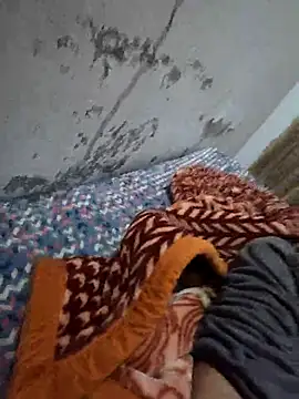 Snapshot of desir3dlund chatting on 11.15.25 desir3dlund online show from 11.15.25