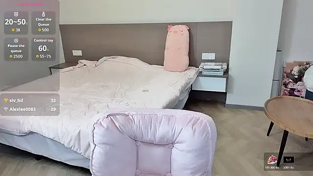 Snapshot of nini_a chatting on 11.13.25 nini a online show from 11.13.25