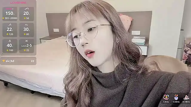 Snapshot of nini_a chatting on 11.18.25 nini a online show from 11.18.25