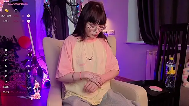 Snapshot of Misa_Perfect chatting on 11.01.25 Misa Perfect online show from 11.01.25