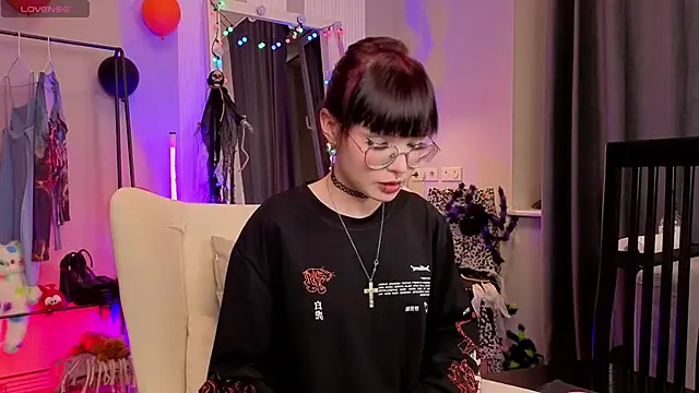 Snapshot of Misa_Perfect chatting on 11.10.25 Misa Perfect online show from 11.10.25