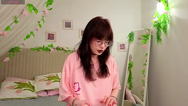 Snapshot of Misa_Perfect chatting on 12.01.25 Misa Perfect online show from 12.01.25