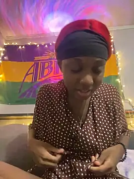 Snapshot of HennessyBaby21 chatting on 03.02.26 HennessyBaby21 online show from 03.02.26