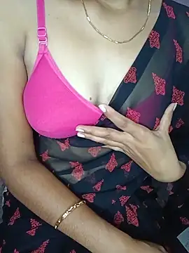 Snapshot of Nidhi_lovely chatting on 05.18.26 Nidhi lovely online show from 05.18.26