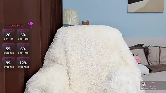 Snapshot of ViViennepp chatting on 03.28.26 ViViennepp online show from 03.28.26