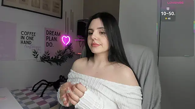 Snapshot of LiaWoow chatting on 11.09.25 LiaWoow online show from 11.09.25