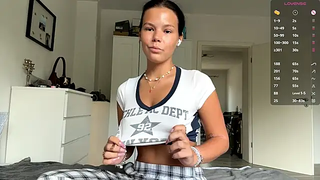 MaydaCornwall online show from 09.27.25