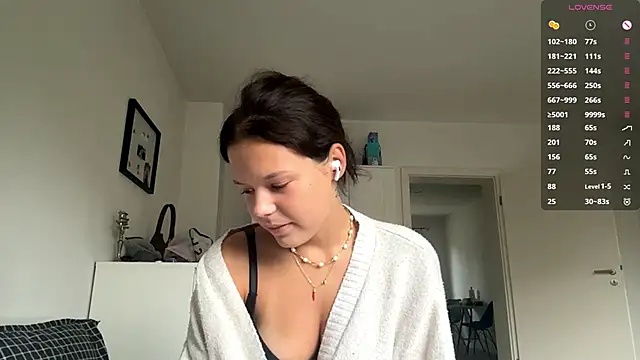 MaydaCornwall online show from 10.11.25