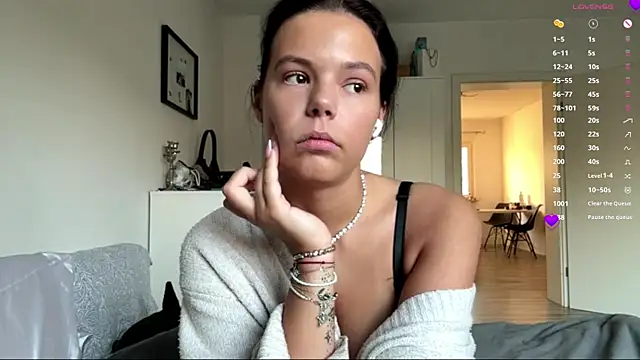 MaydaCornwall online show from 11.22.25