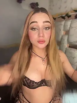 Sara Sophia420 online show from 12.23.25