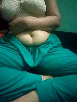 Snapshot of Maria_Mahi chatting on 11.28.25 Maria Mahi online show from 11.28.25