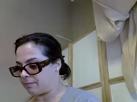 Snapshot of ITALIANASISIXX chatting on 01.19.25 ITALIANASISIXX online show from 01.19.25