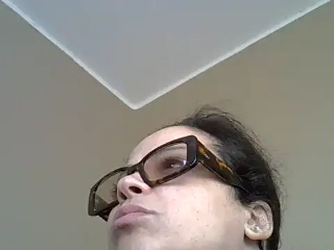 Snapshot of ITALIANASISIXX chatting on 03.04.25 ITALIANASISIXX online show from 03.04.25