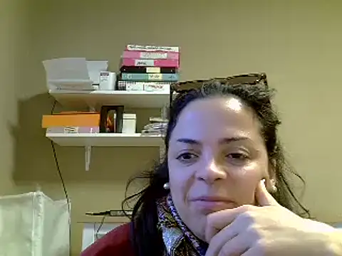 Snapshot of ITALIANASISIXX chatting on 10.21.25 ITALIANASISIXX online show from 10.21.25