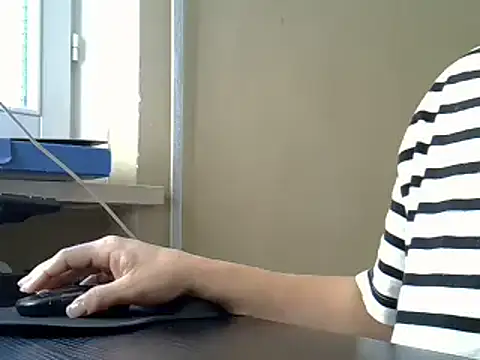 Snapshot of ITALIANASISIXX chatting on 10.28.25 ITALIANASISIXX online show from 10.28.25