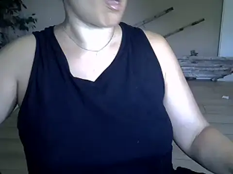 Snapshot of ITALIANASISIXX chatting on 06.23.26 ITALIANASISIXX online show from 06.23.26