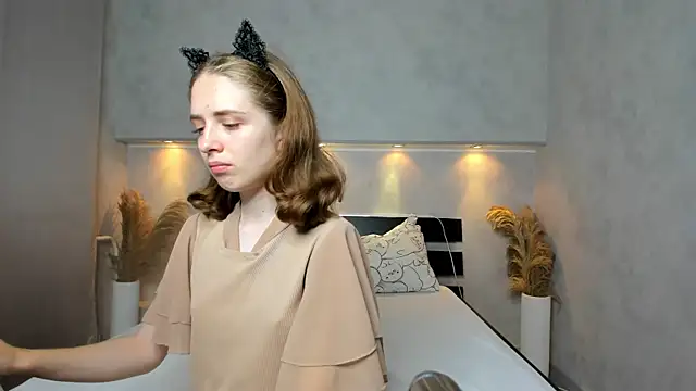Snapshot of Camilla_Kelly chatting on 09.12.25 Camilla Kelly online show from 09.12.25
