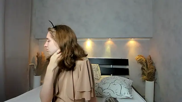 Snapshot of Camilla_Kelly chatting on 09.15.25 Camilla Kelly online show from 09.15.25