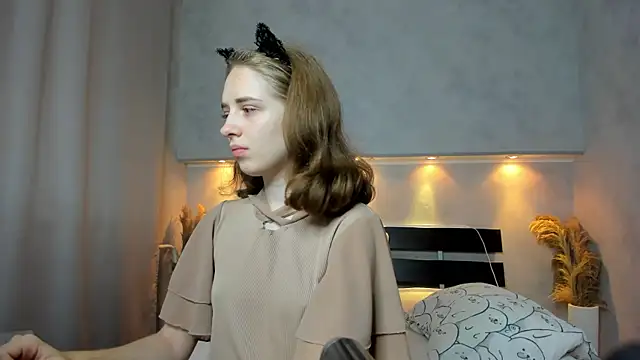 Snapshot of Camilla_Kelly chatting on 09.18.25 Camilla Kelly online show from 09.18.25