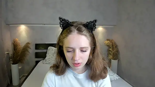Snapshot of Camilla_Kelly chatting on 10.09.25 Camilla Kelly online show from 10.09.25