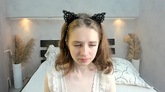 Snapshot of Camilla_Kelly chatting on 10.15.25 Camilla Kelly online show from 10.15.25