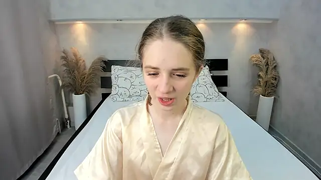 Snapshot of Camilla_Kelly chatting on 10.22.25 Camilla Kelly online show from 10.22.25